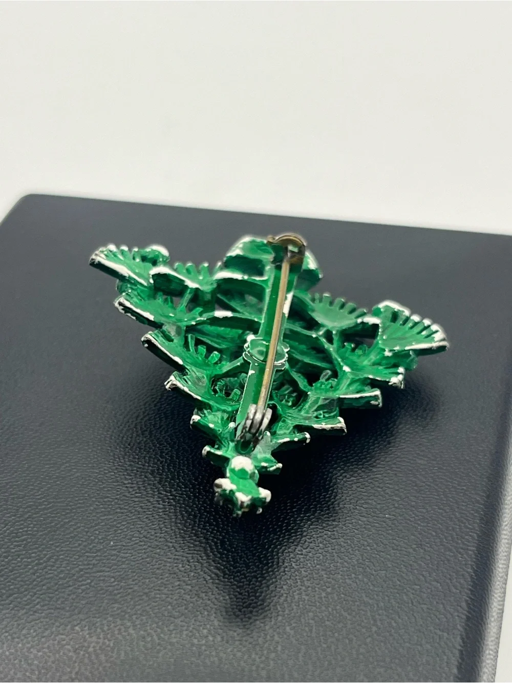 Christmas tree holiday multi colored rhinestone enamel Mid century brooch pin